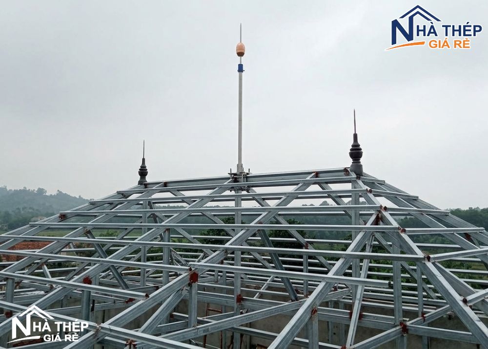 Nhà khung thép có dễ bị sét đánh không? Cách chống sét cho nhà khung thép