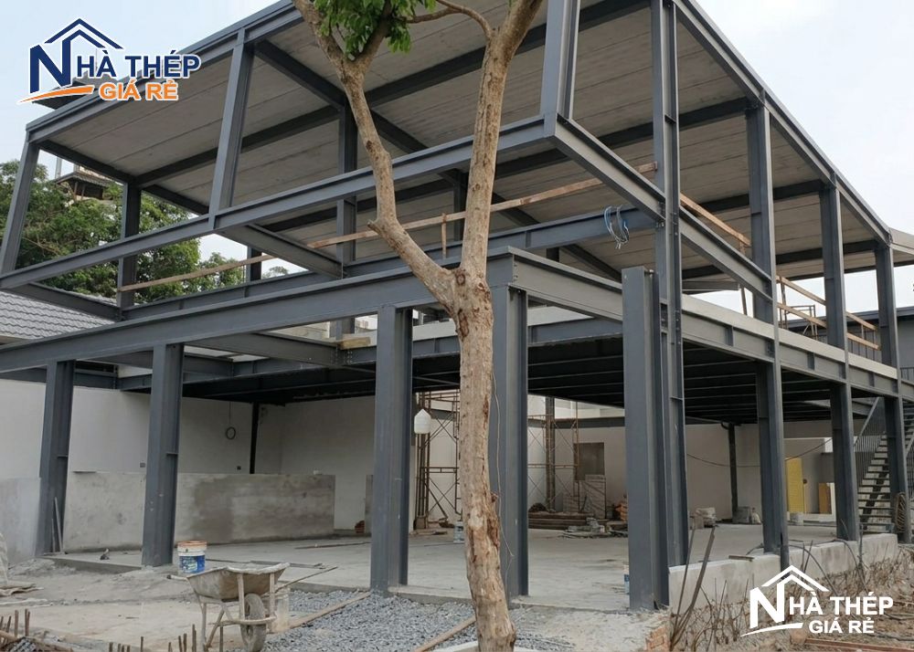 nhà khung thép có bị thấm nước không