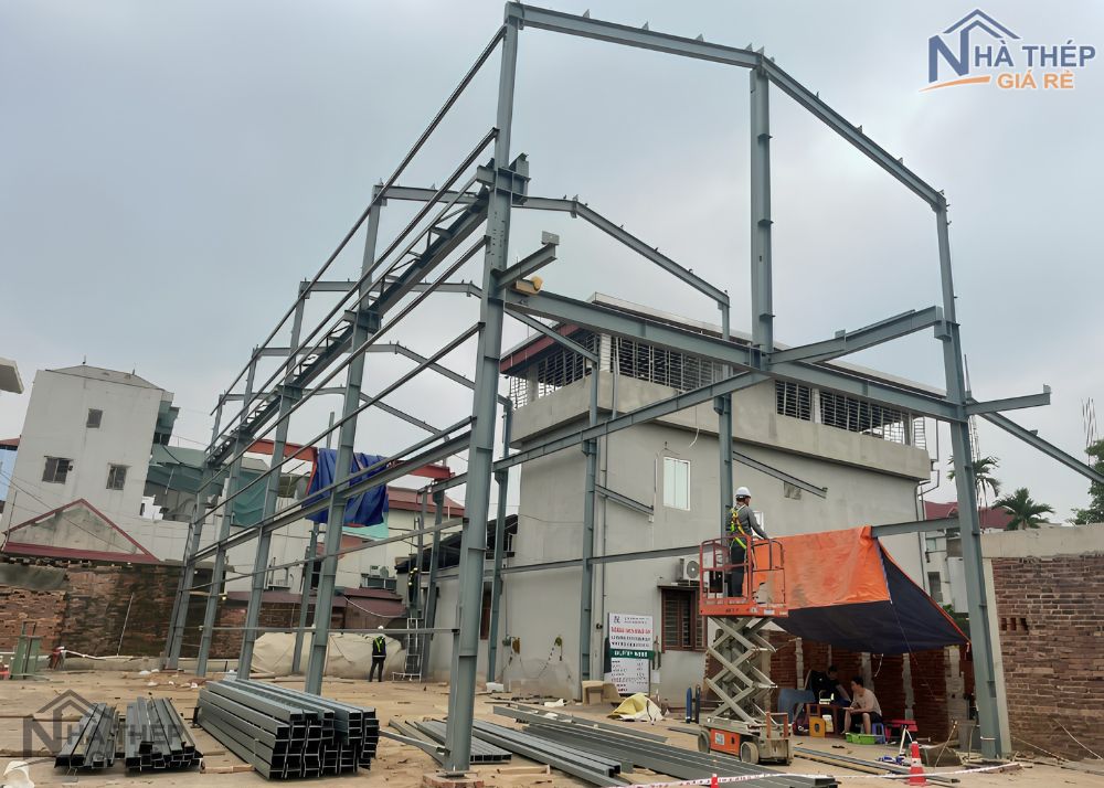Đội ngũ thi công nhà thép trọn gói tại khu vực Thạch Thất – Giải pháp thi công tối ưu chi phí 2026
