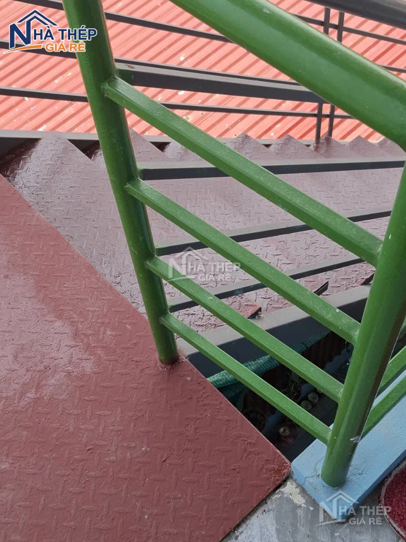 dự án thi công mái sân và lan can khung thép