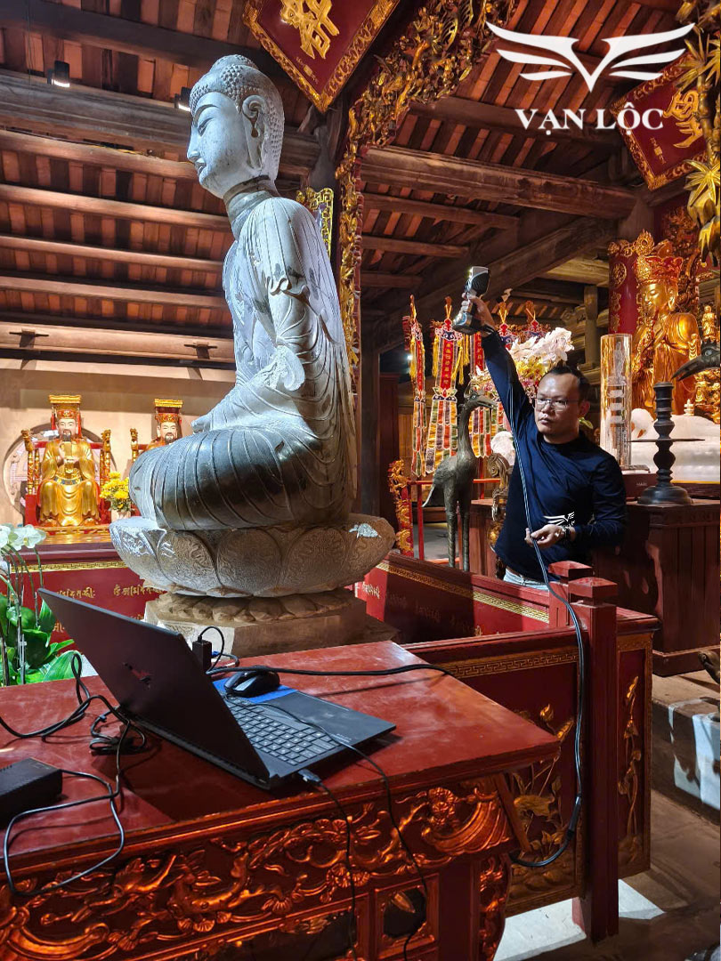 quét mẫu tượng Phật Thích Ca chùa Phật Tích